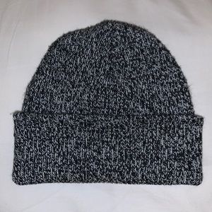 Super soft salt n’ pepper beanie